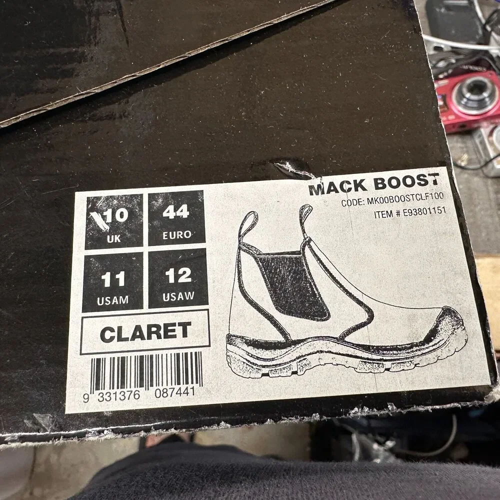 Mack boost claret
